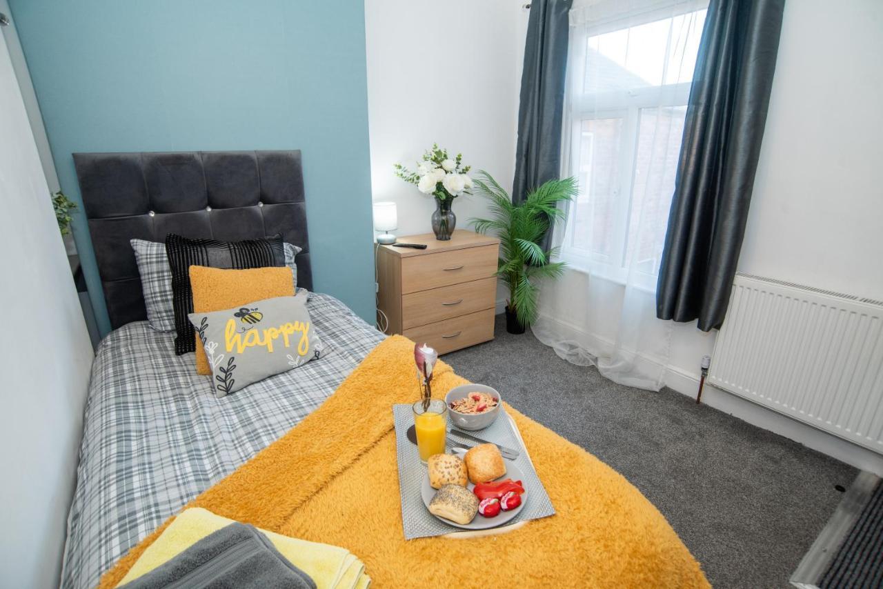 Bentley House With En-Suites Crewe Bagian luar foto
