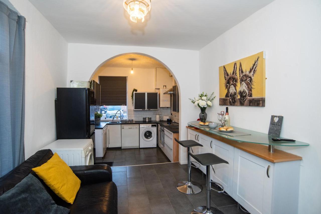 Bentley House With En-Suites Crewe Bagian luar foto