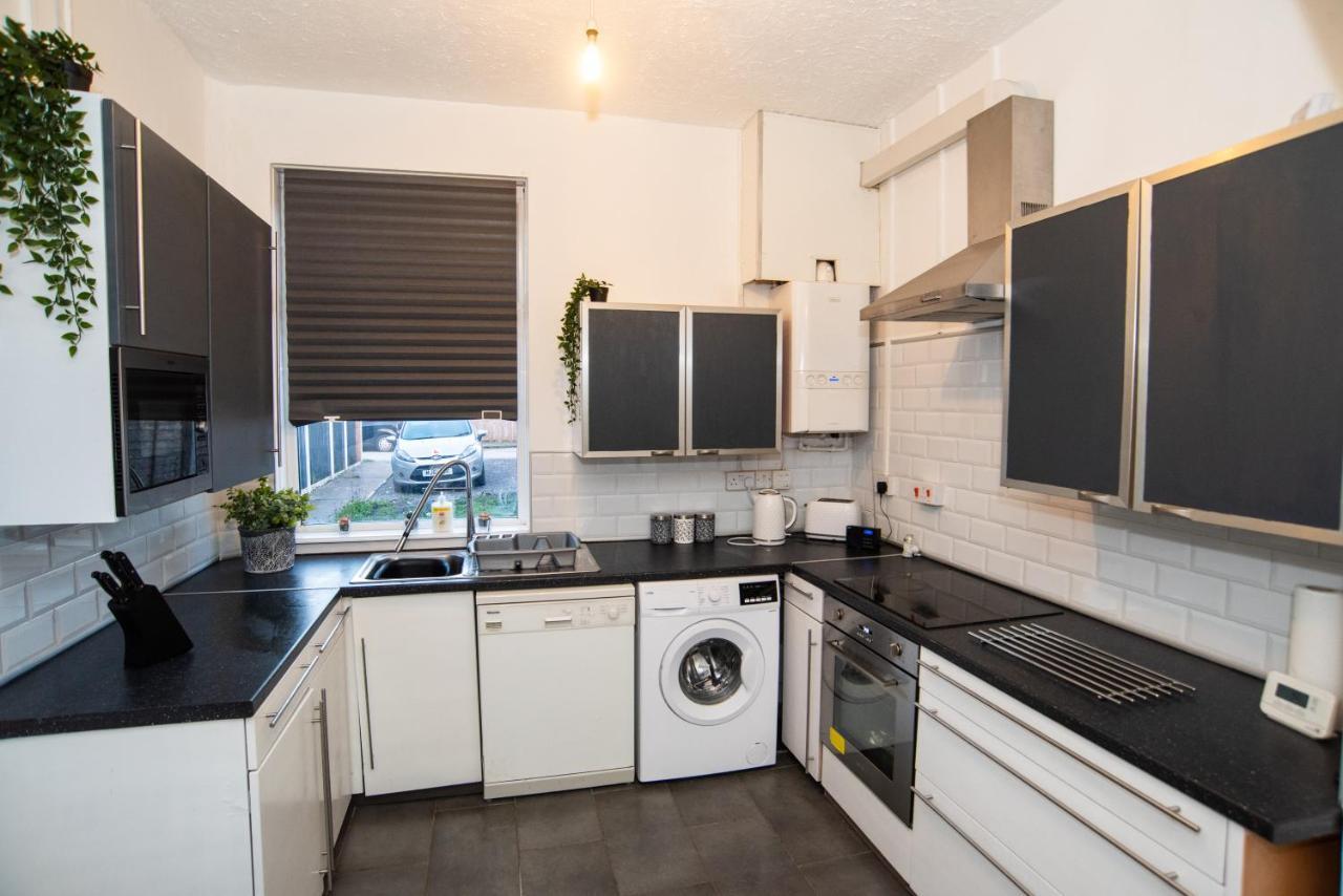 Bentley House With En-Suites Crewe Bagian luar foto